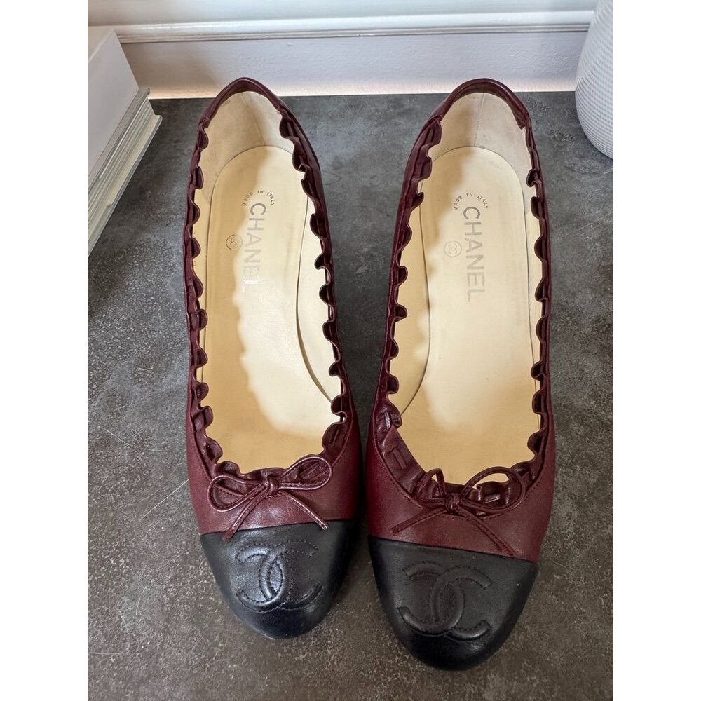 Chanel Pumps CC Logo Cap Toe Burgundy Leather Bow Classic Heels Shoes 41